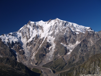 Il Monte Rosa dal lato est - immagine di Marco Vespa - fonte Wikipedia http://it.wikipedia.org/wiki/File:Monte_Rosa_east_face.jpg Monte_Rosa_east_face